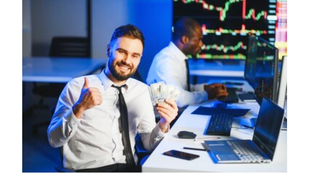 Infobeans Technologies ने सतात्याने गुंतवणूकदारांना लाभांश दिला आहे. कंपनीने यापूर्वी गुंतवणूकदारांना 2025 मध्ये डिव्हिडंड दिला होता. तेव्हा कंपनीने एका शेअरवर 1 रुपयांचा डिव्हिडंड दिला होता. कंपनीने 2023 आणि 2024 मध्ये एक रुपयांचा डिव्हिडंड दिला होता.