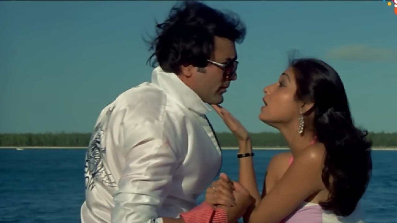  चित्रपटातील जवळपास सर्वच गाणी लोकप्रिय झाली होती आणि गाण्यांच्या यशाचा थेट परिणाम चित्रपटाच्या लोकप्रियतेवरही झाला. 