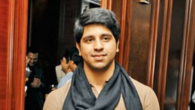 शहजाद पुनावाला यांच्या आईला कारने उडवलं.