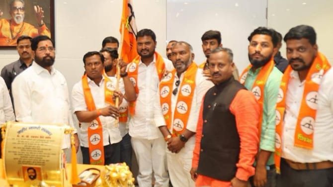 मोठी बातमी! एकनाथ शिंदेंनी डाव टाकला, शिवसेनेत मोठा पक्षप्रवेश