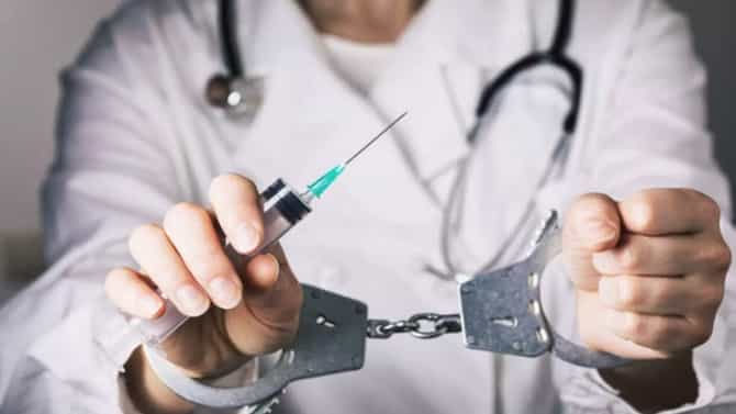 Shocking News: डॉक्टरने असं काय केलं ज्यामुळे 21 वर्षीय तरुणीचा मृत्य... सत्य समोर येताच आई - वडिलांना मोठा धक्का...