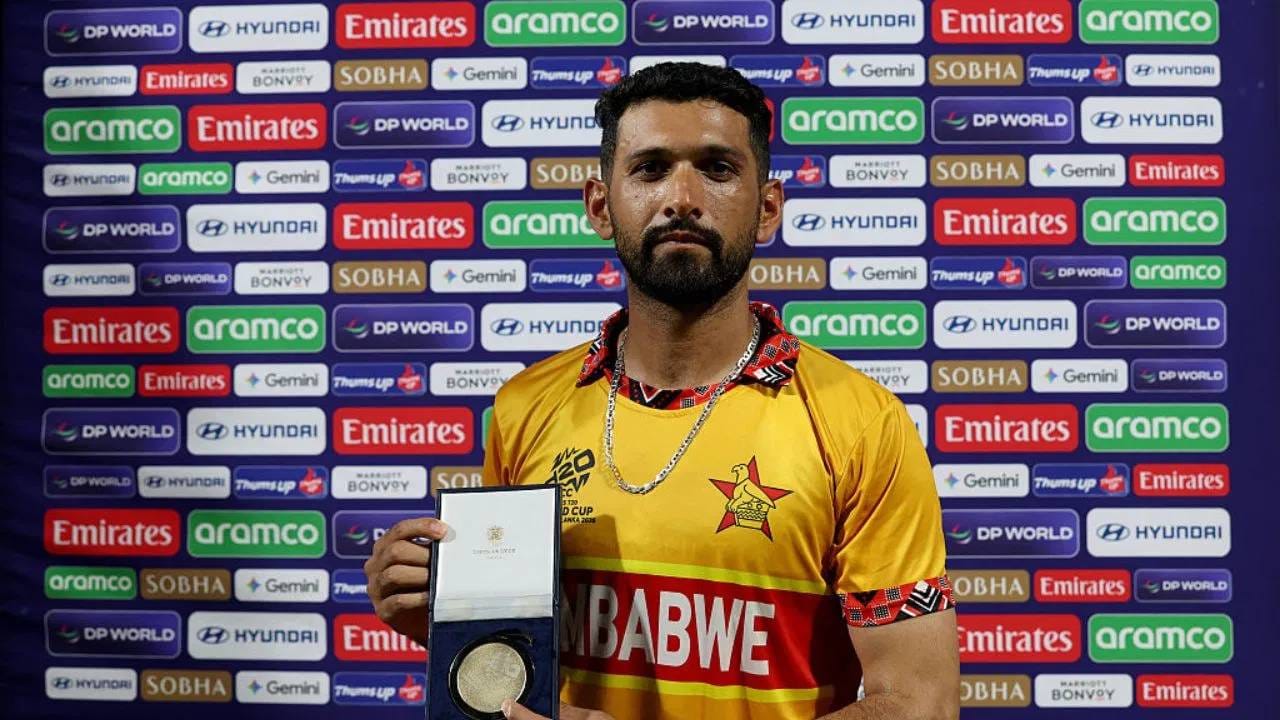 आयसीसी स्पर्धेत सामनावीराचा पुरस्कार मिळवणारा सर्वात वयस्कर कर्णधार ठरला आहे. यापूर्वी हा विक्रम रोहित शर्माच्या नावावर होता. त्याने 37 वर्षे आणि 331 दिवसांचा असताना चॅम्पियन्स ट्रॉफीच सामनावीराचा पुरस्कार मिळवला होता. आता सिकंदर रझाने 39 वर्षे आणि 301 दिवसांचा असताना हा पुरस्कार मिळवला आहे.  (PHOTO CREDIT- PTI)