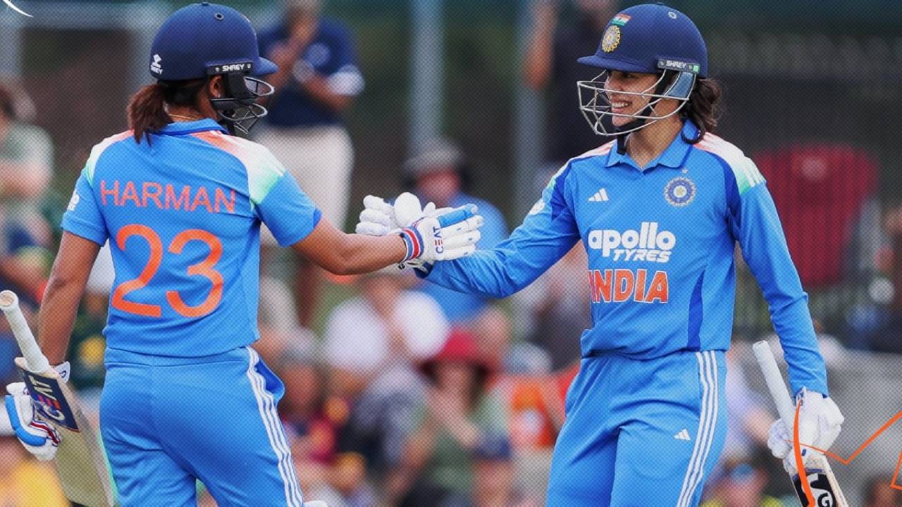 स्मृती मंधानाने आतापर्यंत ऑस्ट्रेलियाविरुद्ध 22 एकदिवसीय सामने खेळले आहेत. या दरम्यान तिने 4 शतके आणि 7 अर्धशतके झळकावली आहेत. यासह, ती ऑस्ट्रेलियाविरुद्ध सर्वाधिक 50+ धावा करणारी आशियाई फलंदाज बनली आहे. (Photo- BCCI Women Twitter)