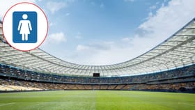 स्टेडियमच्या टॉयलेटमध्ये अभिनेत्रीसोबत नको ते घडलं, चुकून मैत्रिणीलाच.