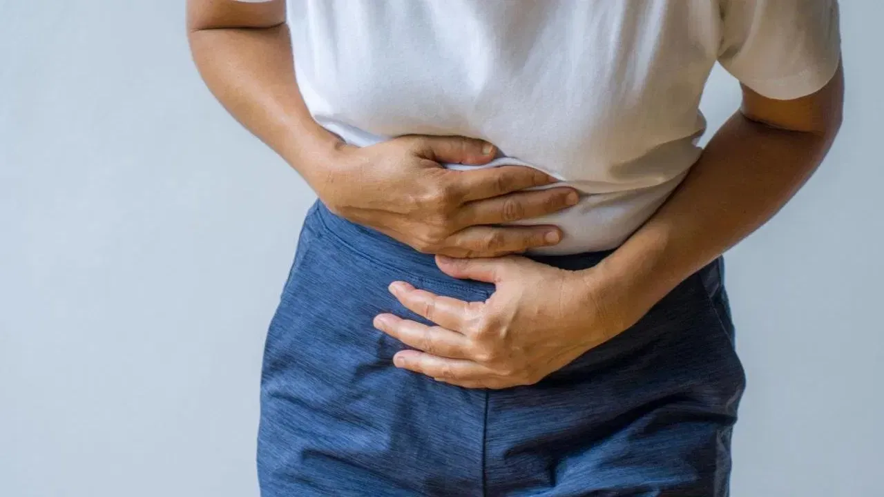 सारखं सारखं ओटी पोटामध्ये दुखणं 'या' आजाराचा संकेत, जाणून घ्या तज्ज्ञांचे मत... सारखं सारखं ओटी पोटामध्ये दुखणं 'या' आजाराचा संकेत, जाणून घ्या तज्ज्ञांचे मत...