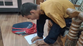 दोन हात नसताना पायाने देतोय बारावीचे पेपर, दहावीचे गुण पाहून.....