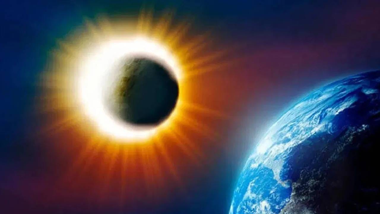 17 फेब्रुवारी रोजी होणारे कंकणाकृती सूर्यग्रहण भारतात दिसणार नाहीये. हे सूर्यग्रहण आफ्रिका खंडाचा दक्षिण प्रदेश, दक्षिण अमेरिकेचा दक्षिण प्रदेश, अंटार्क्टिका, अटलांटिक महासागर, प्रशांत महासागर आणि हिंदी महासागर येथून दिसणार आहे.