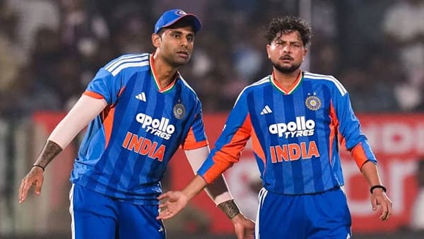 Suryakumar Yadav : राग सोड ना आता भाई, मॅच संपल्यावर भांडण, आता पुन्हा सूर्यकुमार-कुलदीप भिडले, VIDEO