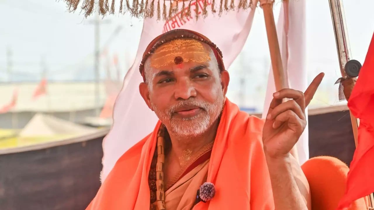 Swami Avimukteshwaranand: स्वामी अविमुक्तेश्वरानंद यांच्यावर लैंगिक अत्याचाराचे आरोप, मठात सिक्रेट रुम, स्वीमिंग पूल आणि... रहस्य अखेर समोर Swami Avimukteshwaranand: स्वामी अविमुक्तेश्वरानंद यांच्यावर लैंगिक अत्याचाराचे आरोप, मठात सिक्रेट रुम, स्वीमिंग पूल आणि... रहस्य अखेर समोर