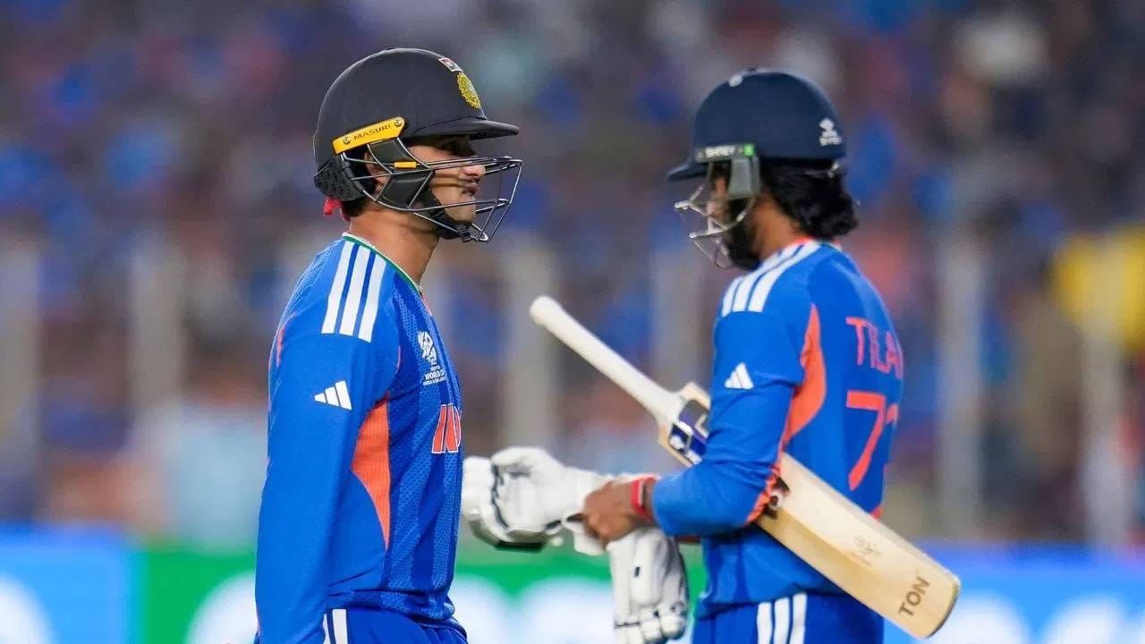 अभिषेक शर्मा टुर्नामेंटमध्ये सलग तीनदा शुन्यावर आऊट झालाय. अमेरिका, पाकिस्तान आणि नेदरलँड्स विरुद्ध खात न उघडाताच आऊट झाला. टीम इंडियासाठी हा चितेंचा विषय आहे. अभिषेक शर्मा या वर्ल्ड कपमध्ये सर्वाधिक वेळा शुन्यावर आऊट होणारा फलंदाज आहे.  (PHOTO CREDIT- PTI)