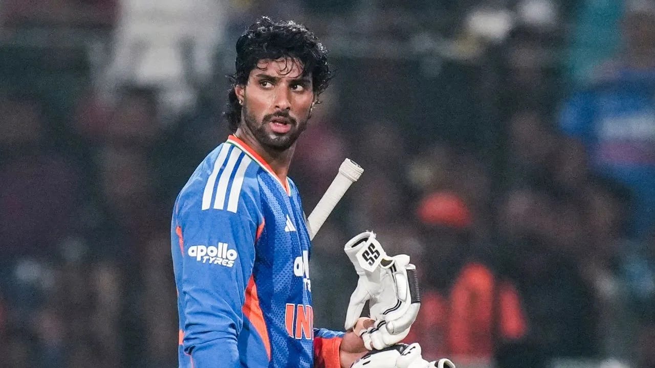 तिलकला दुखापतीमुळे एक महिना क्रिकेटपासून दूर रहावं लागलं. तिलकने अखेरचा सामना हा रणजी ट्रॉफी स्पर्धेत खेळला होता. मात्र तिलकवर दुखापतीनंतर शस्त्रक्रिया झाली. त्यानंतर तिलक बंगळुरुत रिहॅब करत होता. (Photo: PTI)