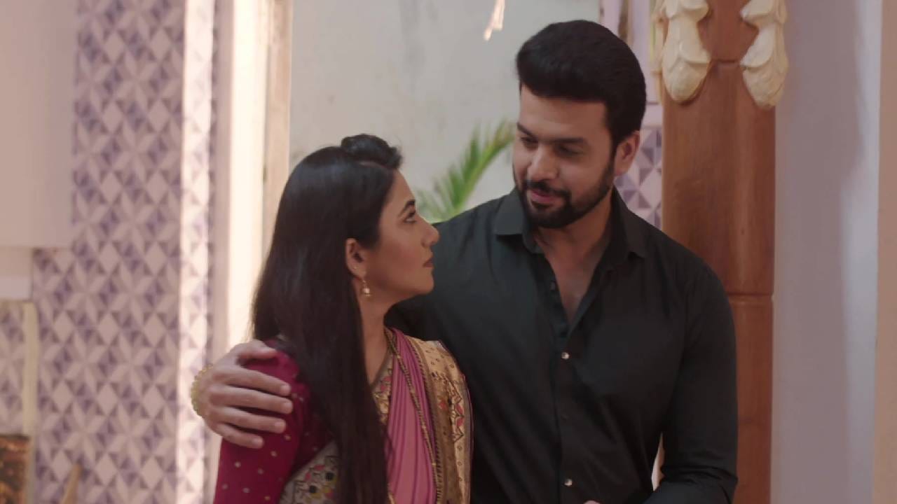 ऑफिसच्या कामाप्रमाणेच घरात दिवसभर राबणाऱ्या गृहिणीच्या कष्टांची दखल देखील घ्यायला हवी हेच एकमेकांना पटवून देण्याच्या हेतूने अर्जुन-सायलीने एकमेकांची कामं करण्याचा निश्चय केला आहे.
