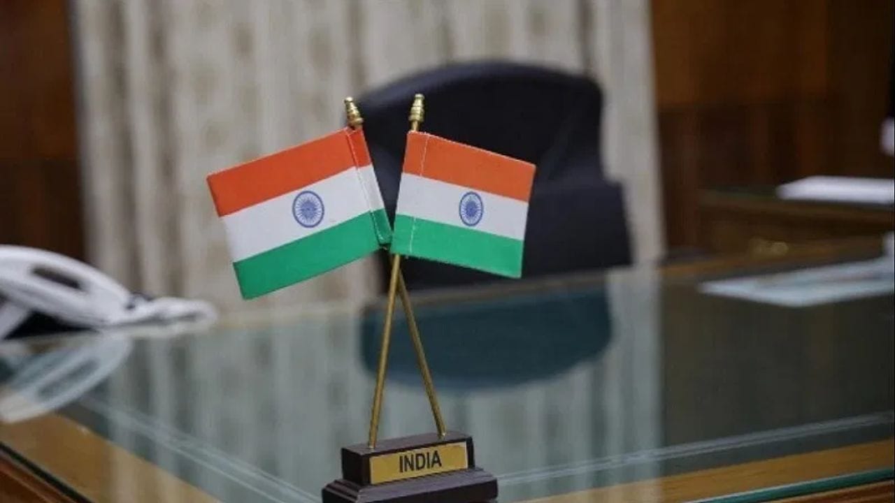 राजस्थान (तिसऱ्या क्रमांकावर): गेल्या काही वर्षांत राजस्थानमधून यशस्वी होणाऱ्या विद्यार्थ्यांच्या संख्येत मोठी वाढ झाली आहे. सध्या हे राज्य आयएएस अधिकारी देण्याच्या बाबतीत तिसऱ्या क्रमांकाचे महत्त्वाचे केंद्र बनले आहे.