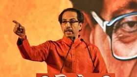 मोठी बातमी! उद्धव ठाकरेंना धक्का, शिवसेना शिंदे गटात मोठा पक्षप्रवेश.