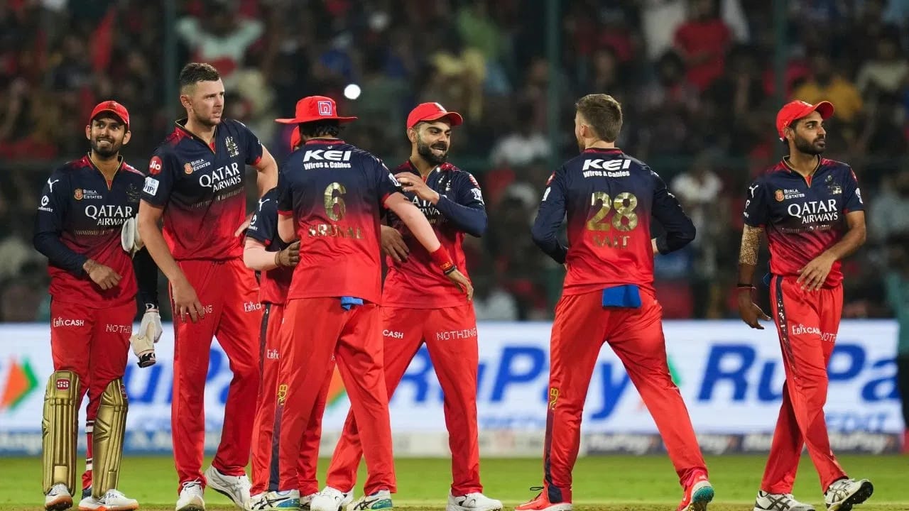 दरम्यान आयपीएलच्या 19 व्या मोसमााठी (IPL 2026) आता काहीच आठवडे बाकी आहेत. मात्र अद्याप वेळापत्रक जाहीर करण्यात आलेलं नाही. त्यामुळे आता क्रिकेट चाहत्यांना या आगामी मोसमाच्या वेळापत्रकाचे वेध लागले आहेत. (Photo Credit : PTI)