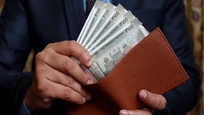 पॅकेज छोटं पण फायदे मोठं...,  पण सर्व आर्थिक समस्या दूर होतील