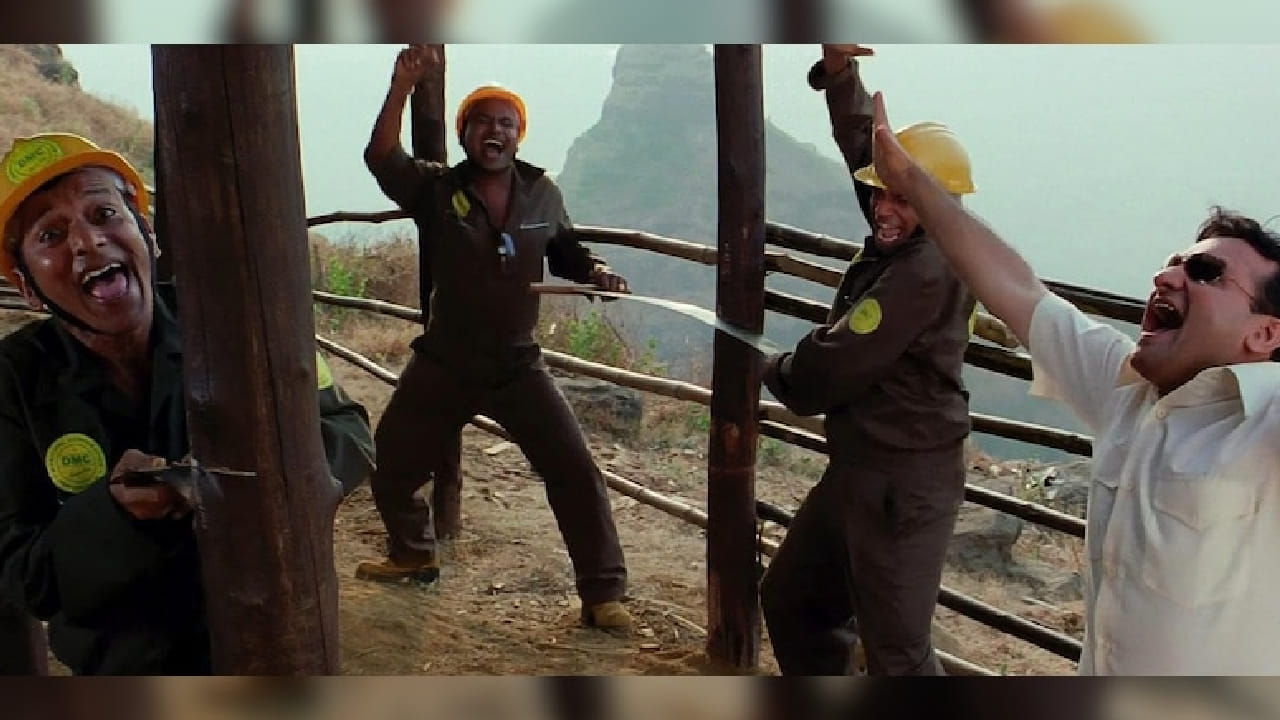 ‘वेलकम’चे बजेट त्या काळात सुमारे 32 कोटी रुपये होते. चित्रपटाने भारतात 99 कोटींपेक्षा अधिक कमाई केली होती. तर जगभरात या चित्रपटाने 119 कोटी रुपयांची कमाई केली. त्या काळात ही कमाई मोठी मानली जात होती. 