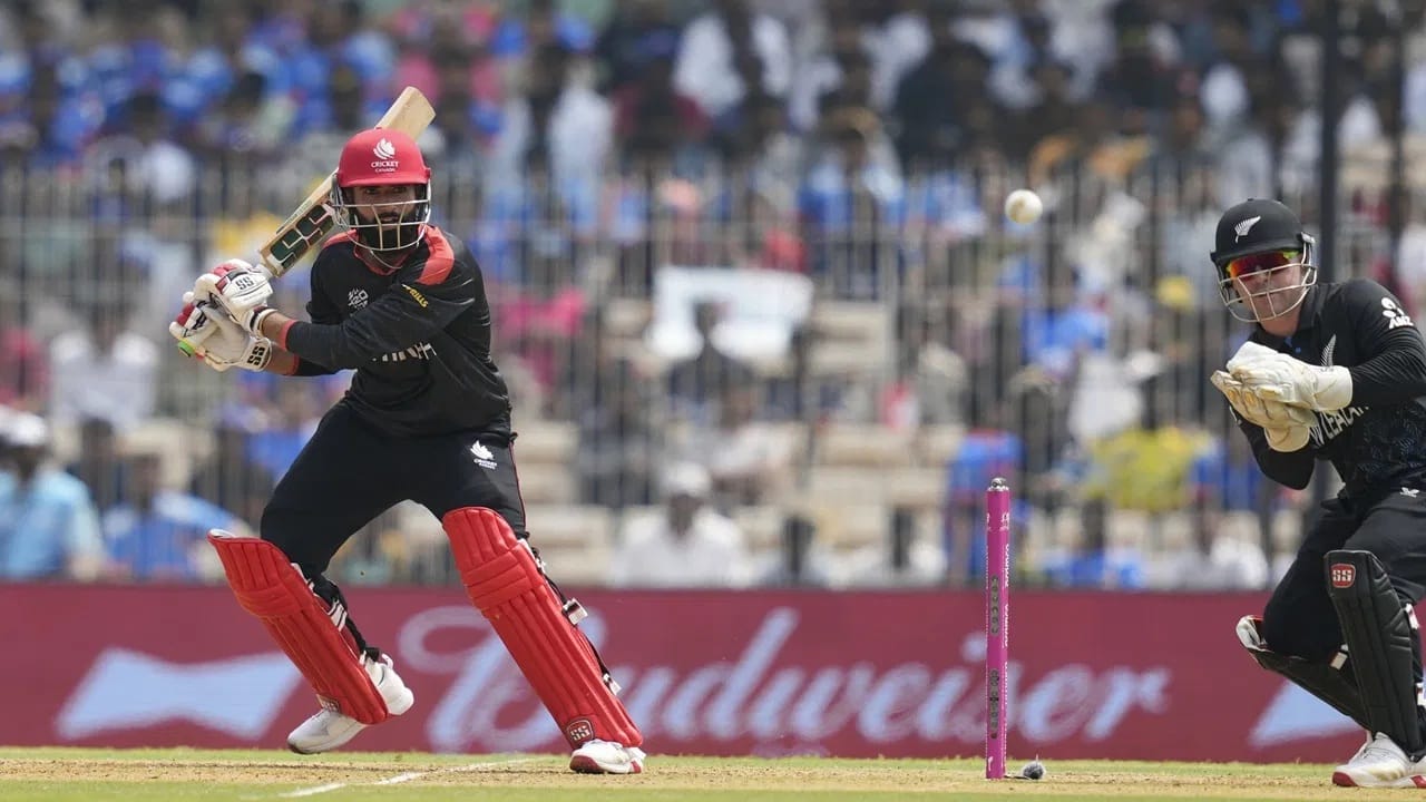 युवराज फक्त टी 20I नाही तर आयसीसीच्या कोणत्याही स्पर्धेत शतक करणारा सर्वात युवा फलंदाज ठरला आहे. युवराजने वयाच्या अवघ्या 19 वर्ष 141 व्या दिवशी न्यूझीलंड सारख्या तगड्या संघाविरुद्ध ही शतकी आणि विक्रमी कामगिरी करुन दाखवली आहे. युवराजने यासह आयर्लंडच्या पॉल स्टर्लिंग याचा विक्रम मोडीत काढला. पॉलने 2011 साली वयाच्या 20 वर्ष 196 व्या दिवशी शतक झळकावलं होतं. (Photo Credit : PTI)