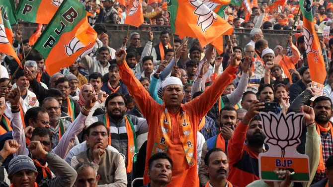 खासदार, आमदार, माजी आमदारांच्या नातेवाईकाचं काय झालं? पहा एका क्लिकवर