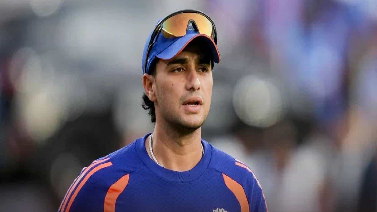 T20 World Cup 2026 : हरल्यानंतर अभिषेक शर्माबद्दल खळबळजनक खुलासा, टीम इंडियाने इतकी मोठी गोष्ट लपवली