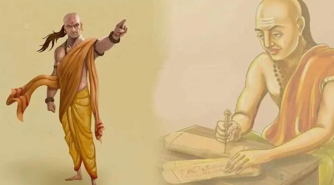 आचार्य चाणक्य यांनी यशस्वी जीवन जगण्यासाठी काही मोलाचे संदेश दिलेले आहेत. या संदेशांचे पालन केले तर जगात तुम्ही एक संपन्न आयुष्य जगू शकता. आचार्य चाणक्य यांनी पाच ठिकाणी धाडस करू नये असे सांगितले आहे. या पाच गोष्टी कोणत्या आहेत, ते जाणून घेऊ या..