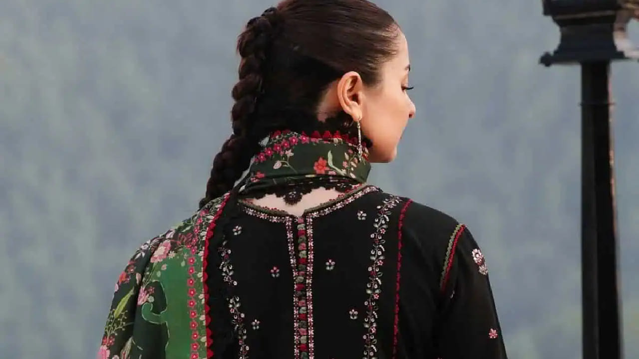 पाकिस्तानची लोकप्रिय अभिनेत्री हानिया आमिर काही दिवसांपूर्वी तिचा 29 वा वाढदिवस साजरा केला. पाकिस्तानमधील Rawalpindi येथे तिचा जन्म झाला आहे. अत्यंत कमी वयात मनोरंजन क्षेत्रात पदार्पण करून हानियाने आपल्या निरागस चेहऱ्याने आणि नैसर्गिक अभिनयाने प्रेक्षकांच्या मनावर अधिराज्य गाजवले आहे.