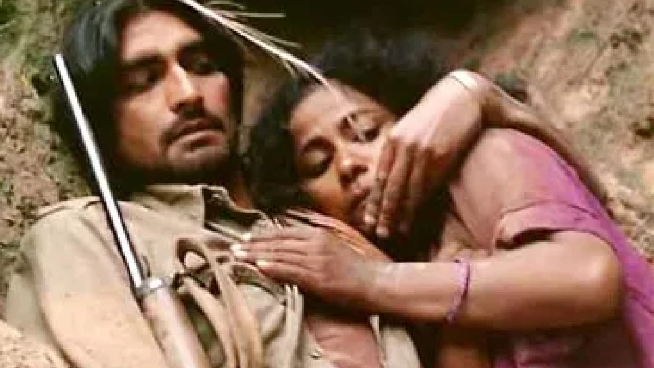 चित्रपटसृष्टीत अनेकदा एखाद्या कलाकाराचे पात्र इतके प्रभावी ठरते की त्या पात्रामुळेच त्याला ओळख मिळते. हिंदी चित्रपट आणि रंगभूमीवर आपल्या दमदार अभिनयाने वेगळी छाप पाडणारे दिवंगत अभिनेते निर्मल पांडे हे अशाच कलाकारांपैकी एक होते. 