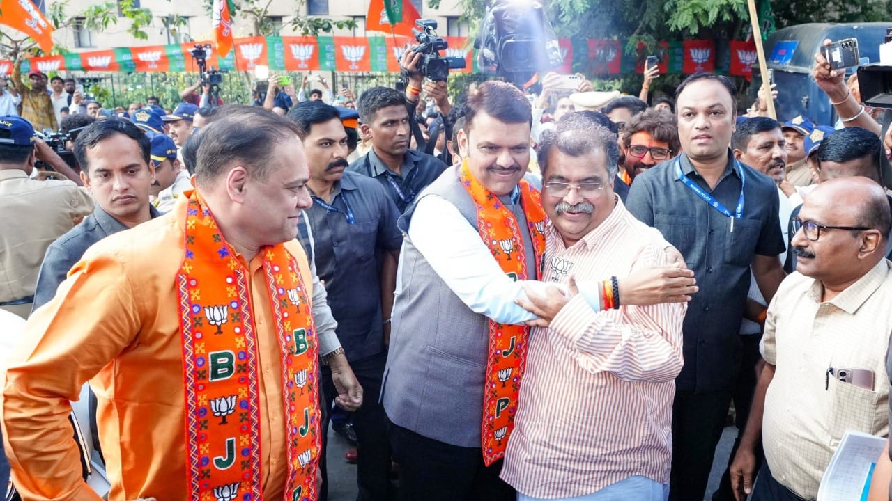 भाजपकडून नव्या पॉवरफुल टीमची घोषणा, कोणाला डच्चू? कोणाला संधी? पाहा संपूर्ण यादी भाजपकडून नव्या पॉवरफुल टीमची घोषणा, कोणाला डच्चू? कोणाला संधी? पाहा संपूर्ण यादी