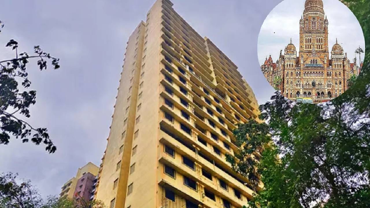 बीएमसी लॉटरी विजेत्यांनी भांडुप आणि भायखळ्यातील फ्लॅट्स जास्त किंमतीच्या असल्याचं कारण दिलं आहे. नाकारलेले बहुतांश फ्लॅट्स हे भांडुप आणि भायखळा या परिसरातील आहेत. हे फ्लॅट खूप महाग वाटल्याने अनेक विजेत्यांनी माघार घेतल्याचं कारण अधिकाऱ्यांनी दिलं आहे. 
