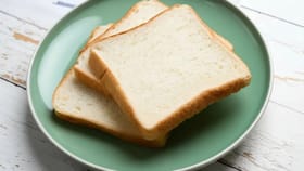 सकाळी उपाशी पोटी ब्रेड खाताय... तर व्हा सावध, कारण....