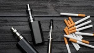 सिगारेटचा भाव प्रचंड वाढला! 95 रुपयांचे सिगारेटचे पॉकेट आता तब्बल... खिशाला मोठी झळ!