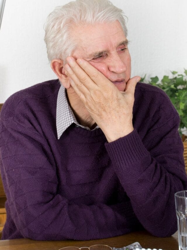 रोज ही चार प्रकारची पाने चावून खा, वाढत्या  वयाला थांबावा...