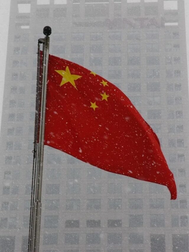 GK: चीनचा झेंडा लाल रंगाचा का आहे?