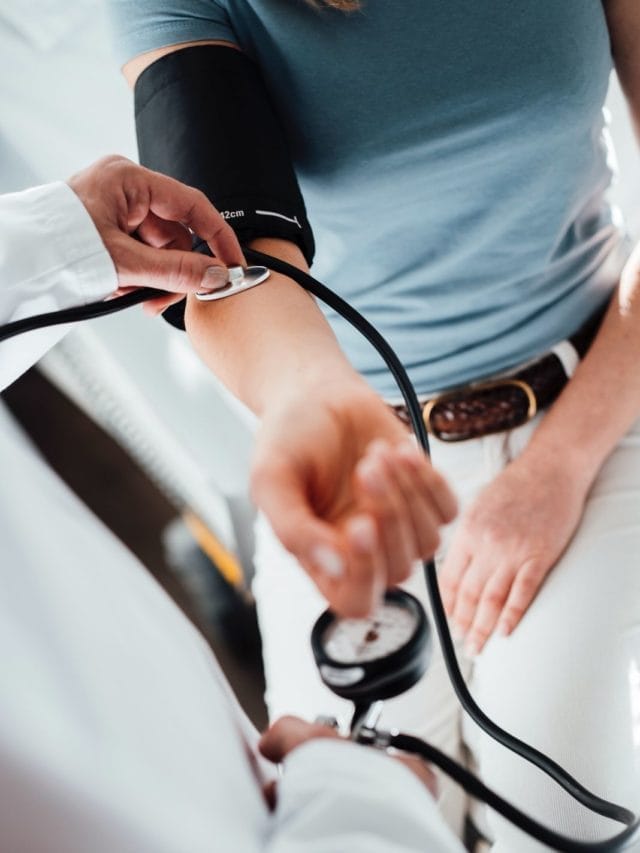 हाय बीपी असेल तर कोणते पदार्थ टाळावेत ?