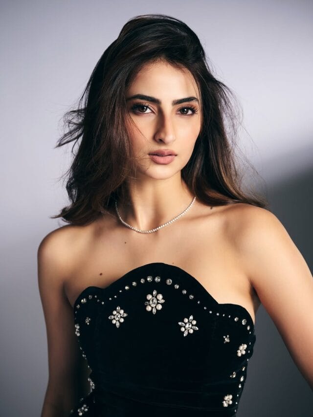 पलक तिवारीच्या कातिल अदांवर चाहत्यांच्या घायाळ नजरा