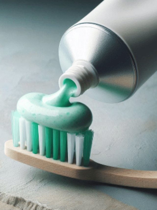 टुथपेस्टने झटपट साफ होतील घरातल्या या वस्तू