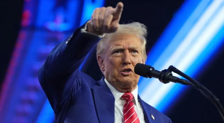 डोनाल्ड ट्रम्प हे अमेरिकेच्या राष्ट्राध्यक्ष स्थानी आहेत. त्यांच्याकडे सर्वात मोठी शक्ती आहे. असे असले तरीही डोनाल्ड ट्रम्प म्हणजेच सर्वकाही असा प्रकार तेथे नाही. ट्रम्प यांच्या आदेशावरही आक्षेप घेता येतो. डो