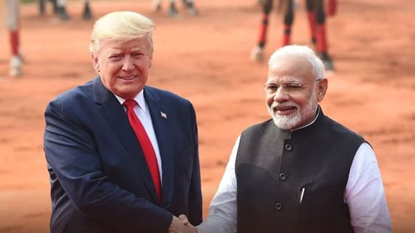 भारत आणि अमेरिके यांच्यातील ऐतिहासिक अशा व्यापार कराराची जगभरात चर्चा चालू आहे. या महिन्याच्या सुरुवातीला दोन्ही देशांनी एकत्रितपणे हा अंतरिम व्यापार करार झालेला असल्याचे सांगितले होते. त्यानंतर आता या करारासंदर्भात आणखी एक महत्त्वाची माहिती समोर आली आहे.