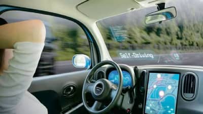ड्रायव्हरलेस कारची टेस्ट सुरु, सेन्सर आणि रडारने सुसज्ज, वाहतुकीचा त्रास संपणार