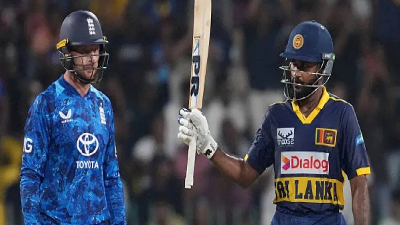 श्रीलंकेत ग्रुप-2 चे सर्व सामने होणार आहेत. अशावेळी फॅन्स आणि टीमचं टेन्शन वाढलं आहे. एका मोठा प्रश्न आहे, जर सुपर-8 चे सर्व सामने पावसामुळे रद्द झाले तर सेमीफायनलमध्ये कोण पोहोचणार?. अशा स्थितीसाठी आयसीसीचे स्पष्ट दिशा-निर्देश आहेत. (Getty Images)