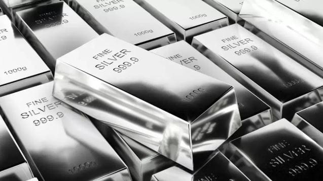 24 कॅरेटचे सोने जवळपास 99.9 टक्के शुद्ध असते. म्हणजे सर्वात शुद्ध सोने हे 24 कॅरेटचे असते. सोने हा धातू नरम असतो. त्यामुळे दागिने तयार करताना त्यात तांबे, चांदी मिसळले जाते. 22 कॅरेट सोन्यामध्ये साधारण 91.67 टक्के भाग हा शुद्ध सोने असते. 