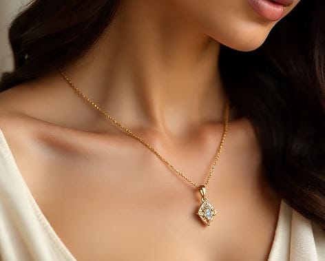 भारताचा एक रुपया म्हणजे इराणचे साधारण 458.05  रियाल होतात. हा हिशोब लक्षात घेतला तर इराणमध्ये एक किलो चांदीचा भाव 66,07,151.45 रुपये होतो. एक ग्रॅम चांदीचा भाव हा 6,607.15 रुपये होतो. भारतात सध्या एक किलो चांदीचा भाव 3,50,000 रुपये प्रति किलो आहे. (फोटो सौजन्य- मेटा एआय)