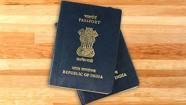 हेनली पासपोर्ट इंडेक्समध्ये भारतीय पासपोर्टचे स्थान सुधारले असून आता भारताची रँक 75 व्या स्थानी आली आहे. आता भारतीय नागरिकांना तब्बल 56 देशात व्हिसा फ्री वा व्हीसा ऑन अरायव्हल सुविधेसह प्रवास करता येणार आहे.