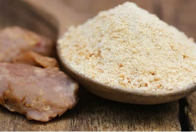  हिंग हे बियांचा मसाला नाही तर एक रोपट्यांच्या डिंकापासून तयार होते. हे झाड फळण्यासाठी सुमारे पाच वर्षे लागतात. तेव्हाच त्यातून डिंक बाहेर पडते. 