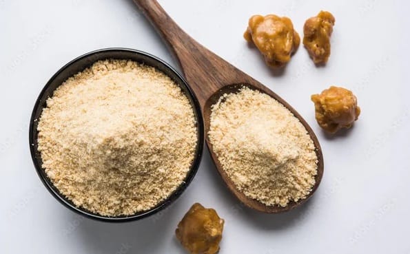  भारतात दवर्षी १२०० ते १५०० टन कच्चे हिंग आयात करावे लागते.याच्या इम्पोर्टवर दरवर्षी सुमारे ९४० कोटी रुपये खर्च करावे लागतात.