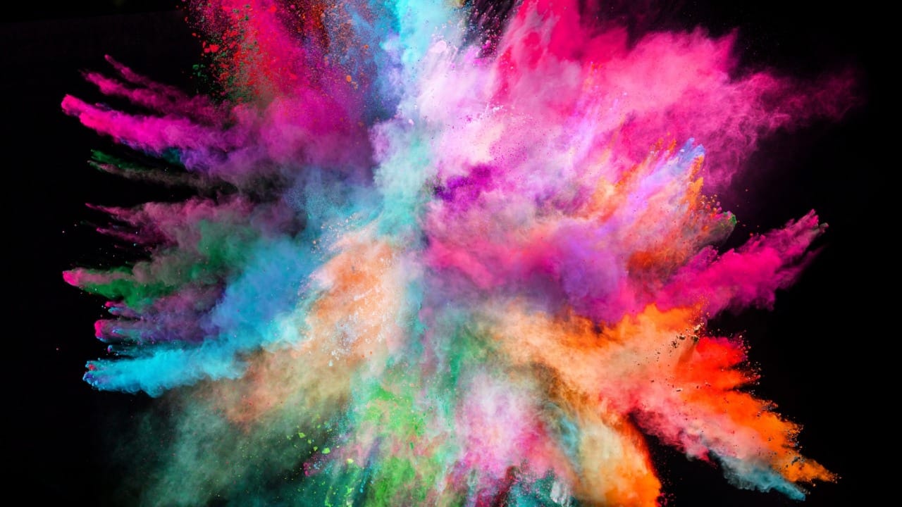 जर तुम्हाला कोणी पक्का रंग लावला असेल तर तो काढण्यासाठी लिंबाचा रस आणि मध यांचे मिश्रण त्वचेवर लावणे फायदेशीर ठरते. तसेच कोरफड जेलही उपयुक्त ठरते. यामुळे त्वचेला कोणतीही इजा होत नाही.