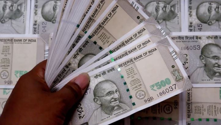 विशेष म्हणजे नोटांच्या कोणत्याही बदलाबाबतचा आरबीआयने निर्णय घेतल्यास आरबीआय अधिनियमाच्या कलम 25 अंतर्गत केंद्र सरकारची मंजुरी घ्यावी लागते. त्यानंतरच नोटांमध्ये बदल शक्य आहे.