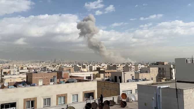 Israel-Iran Conflict : अख्खं जगच हादरलं... इराणवर महाभयंकर मिसाईल हल्ल्यानंतर इस्रायलमध्ये आणीबाणी घोषित; सायरनच्या आवाजाने...