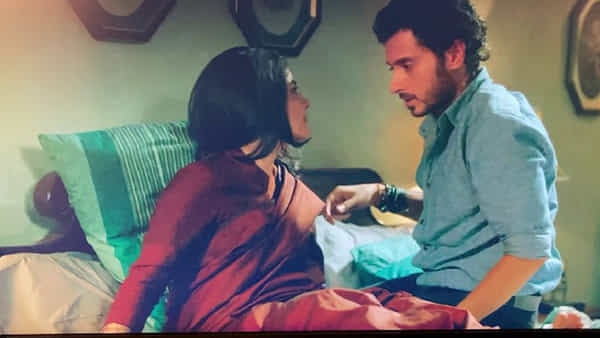 अमेझॉन प्राइमवरील गाजलेल्या वेब सीरिज ‘मिर्झापूर’ मधून माधुरी यादव ही भूमिका साकारणारी अभिनेत्री ईशा तलवार अवघ्या रातोरात देशभरात चर्चेत आली. या भूमिकेमुळे ती प्रेक्षकांची लाडकी ठरली आणि ‘नॅशनल क्रश’ म्हणून ओळखली जाऊ लागली.