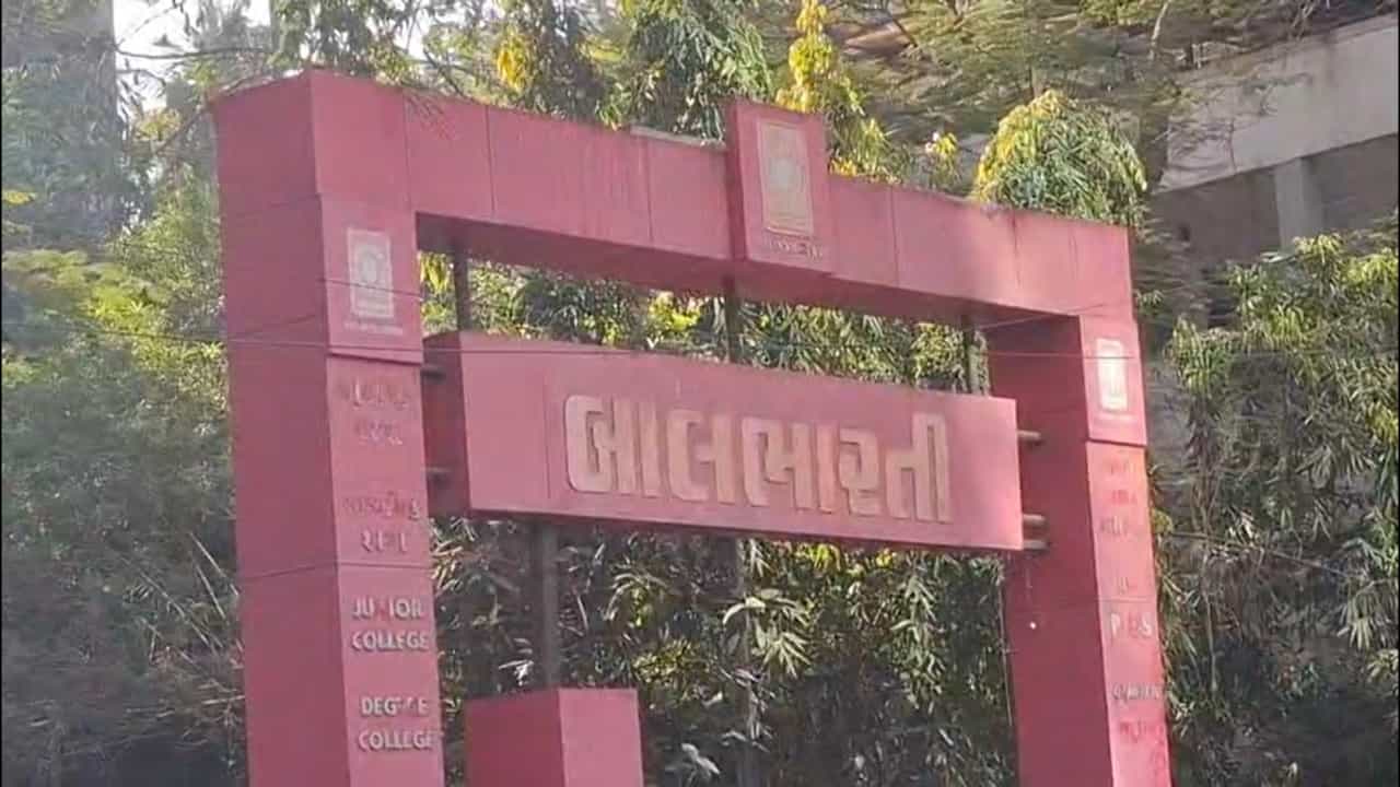 मुंबईत मराठी भाषेचा अपमान, प्रसिद्ध कॉलेजमध्ये संतापजनक प्रकार, नेमकं काय घडलं?